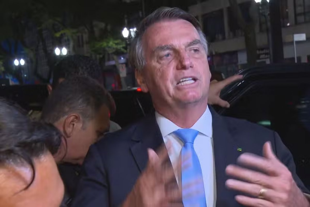 [Defesa de Bolsonaro diz que vai enviar esclarecimentos sobre estadia na embaixada da Hungria ao STF]