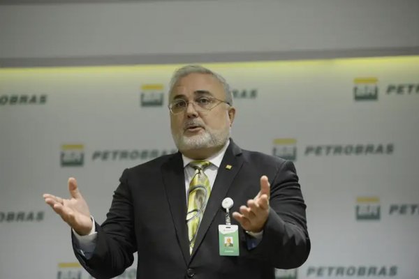 [Petrobras planeja apresentar ao governo proposta de apoio à indústria naval, diz CEO]