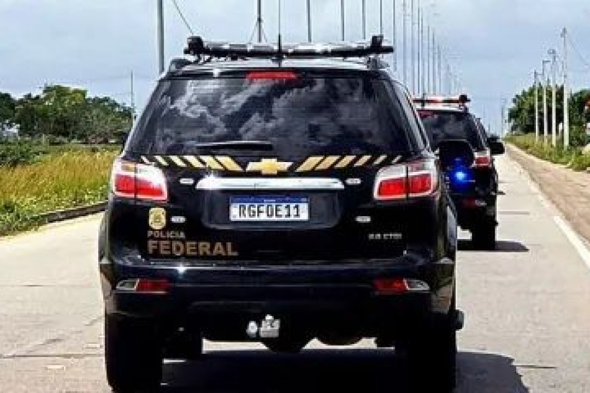 [Líder de facção criminosa é preso na fronteira Brasil-Paraguai durante operação policial]