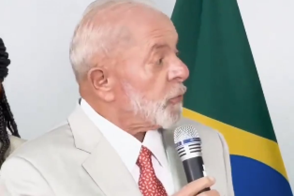 [Lula usa gravata em homenagem ao cão Joca e afirma “Gol tem que prestar conta”]
