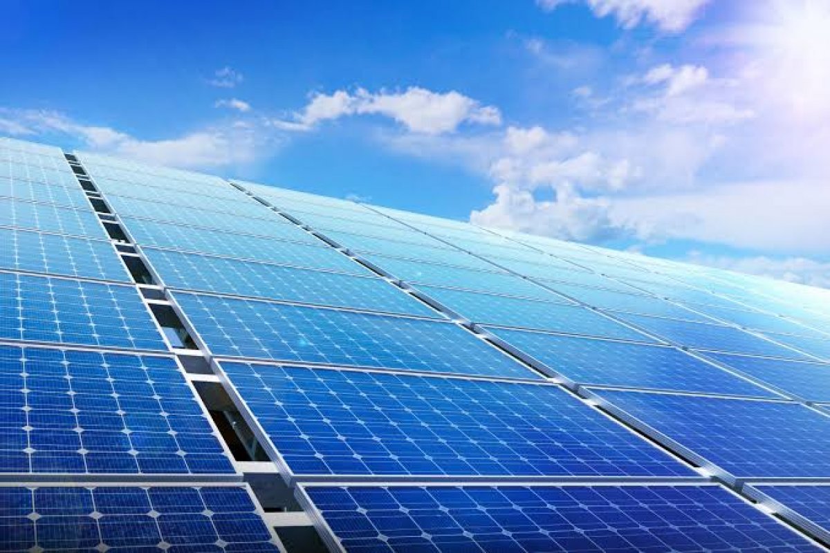 [Instalações de painéis solares em residências e empresas têm trimestre recorde e R$ 8 bilhões de investimentos no País! ]
