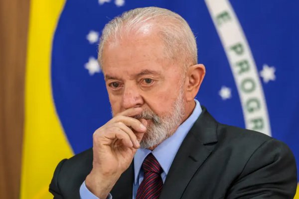 [Lula voltará ao RS com comitiva de ministros neste domingo para acompanhar estragos na região]
