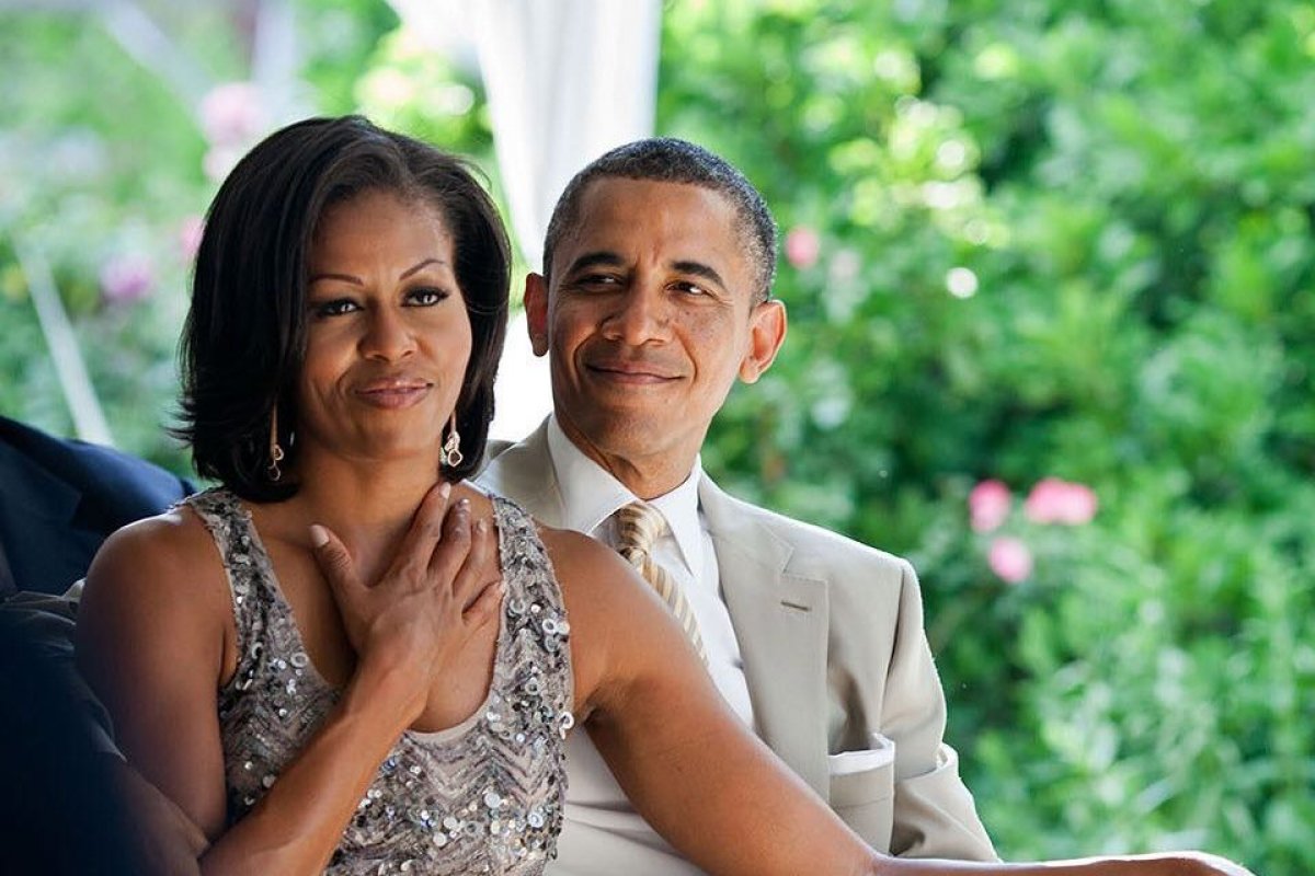 [Michelle Obama completa 56 anos e ganha homenagem do marido ]