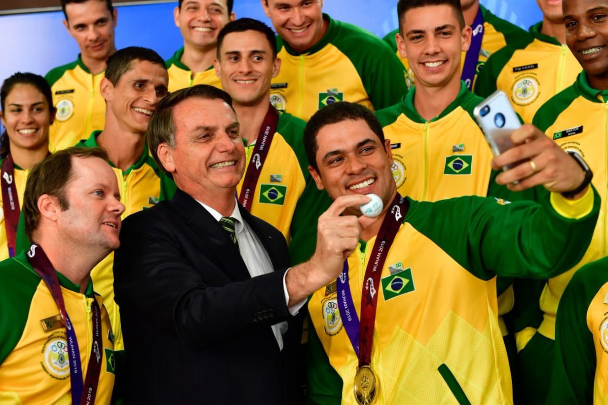 [ Bolsonaro não renova contrato de 97 atletas do Programa Atletas de Alto-Rendimento (PAAR) das Forças Armadas]