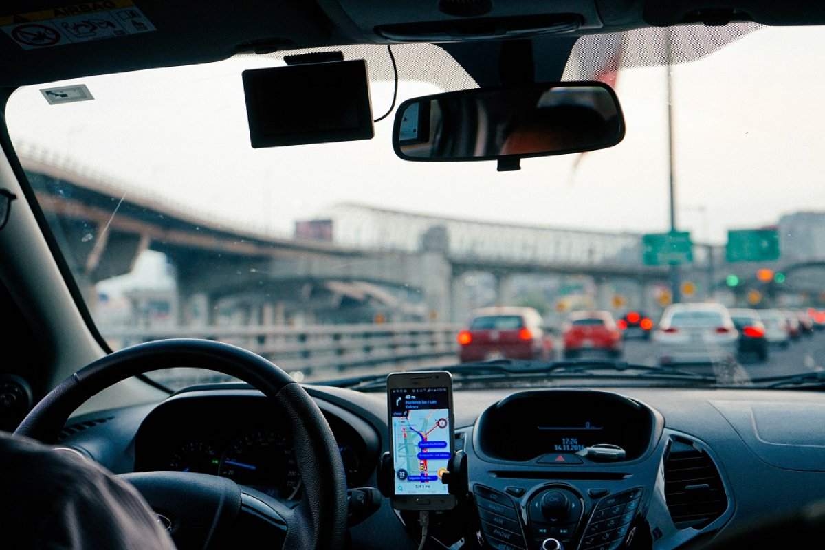 [Uber lança recurso que grava conversas durante viagens]