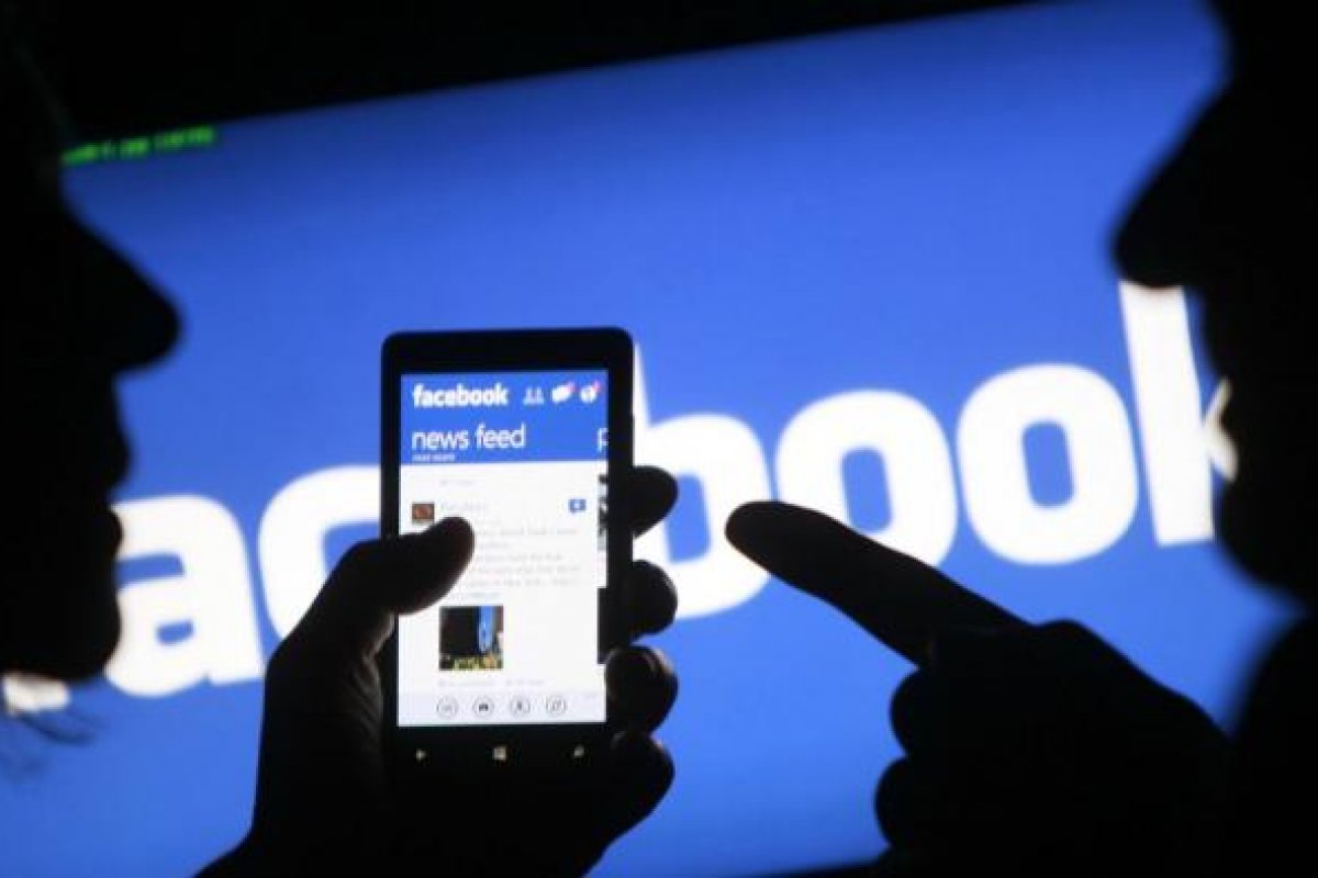 [ Empresa do Facebook se preocupa com  popularidade do aplicativo TikTok]
