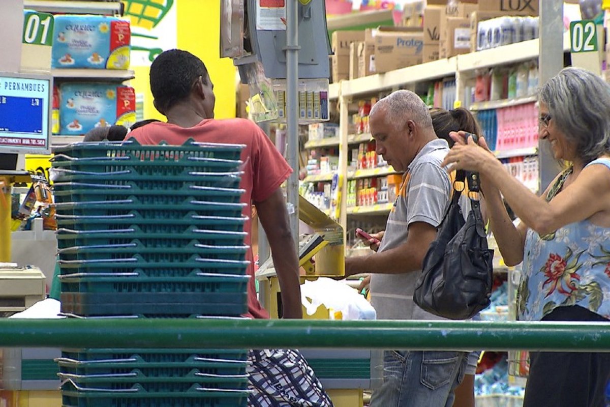 [Supermercados de Salvador terão horários exclusivos para idosos; determina prefeitura]
