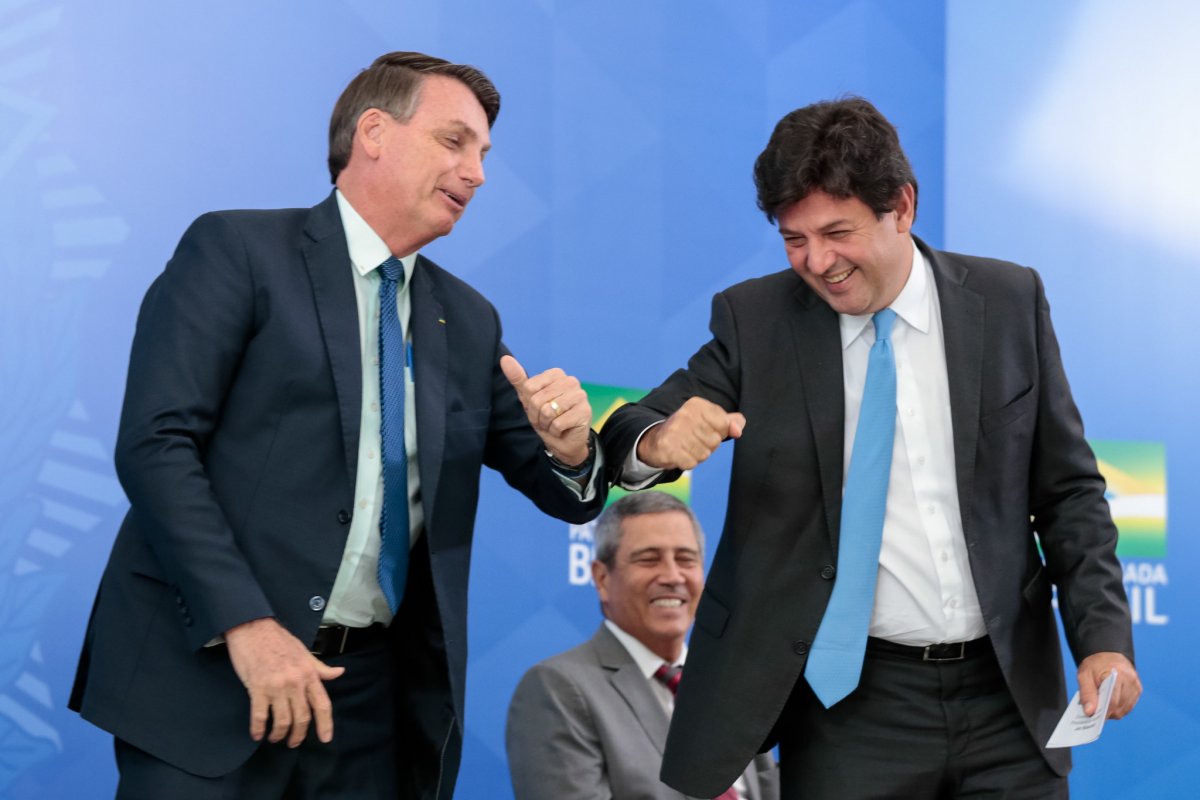 [Podcast: Bolsonaro troca Mandetta por não concordar com ações, mas conflitos estão longe do fim]