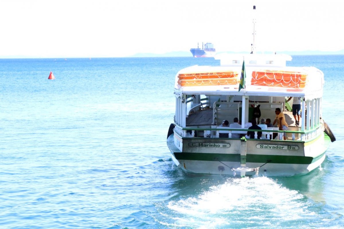 [Embarque na  travessia Salvador-Mar Grande é tranquilo nesta quarta-feira (13)]