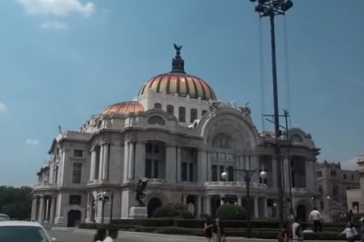 [Terremoto de magnitude 7,4 atinge Cidade do México]