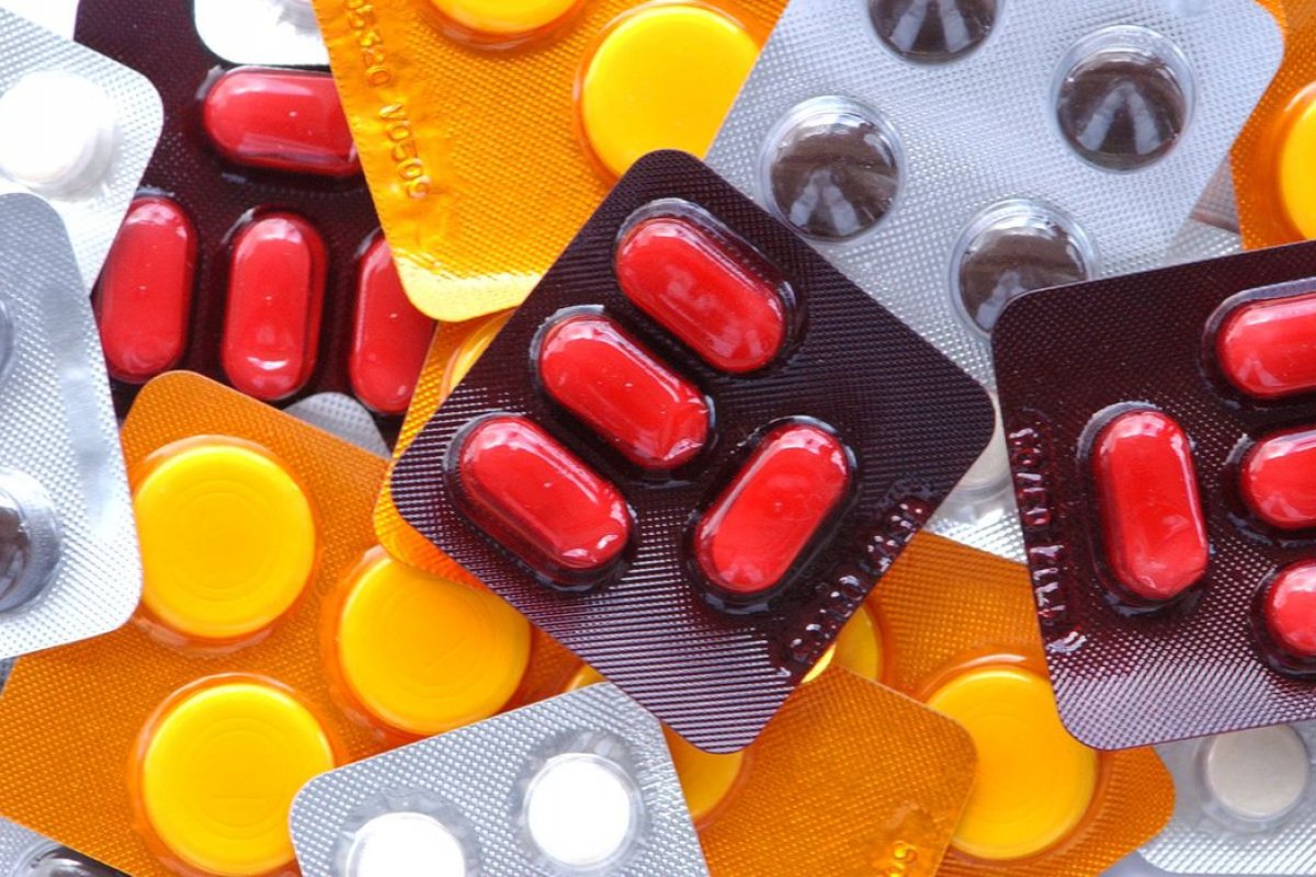 [Fiocruz fecha parceria com farmacêutica para produzir  remédios contra HIV]