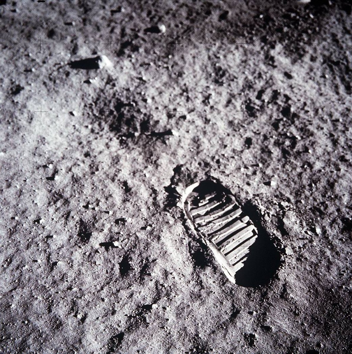 [Após 50 anos da chegada do homem a Lua, o próximo passo da NASA é levar o homem a marte]