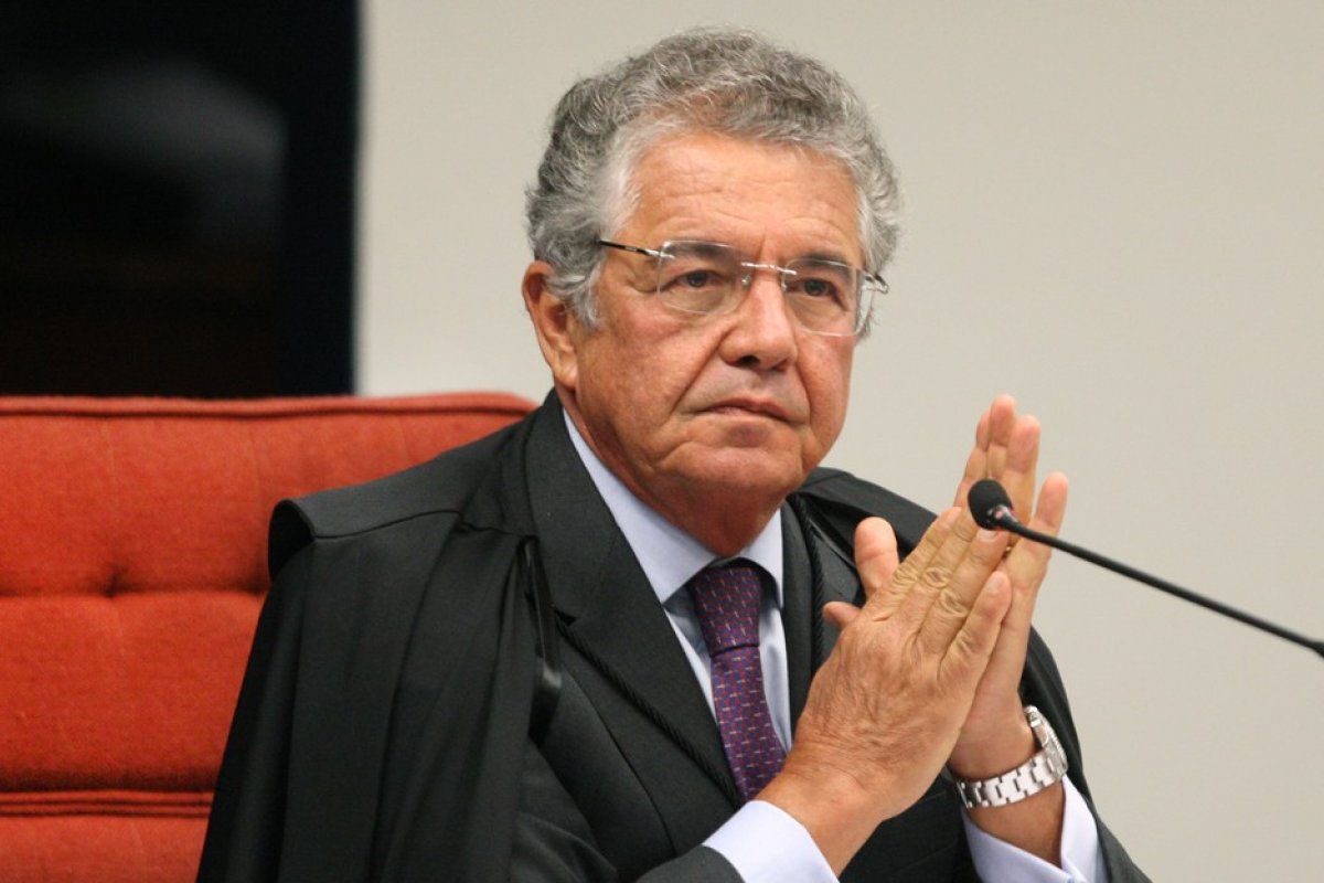 [Ministro do STF diz que Corte está tendo influências políticas para discordar de Bolsonaro]