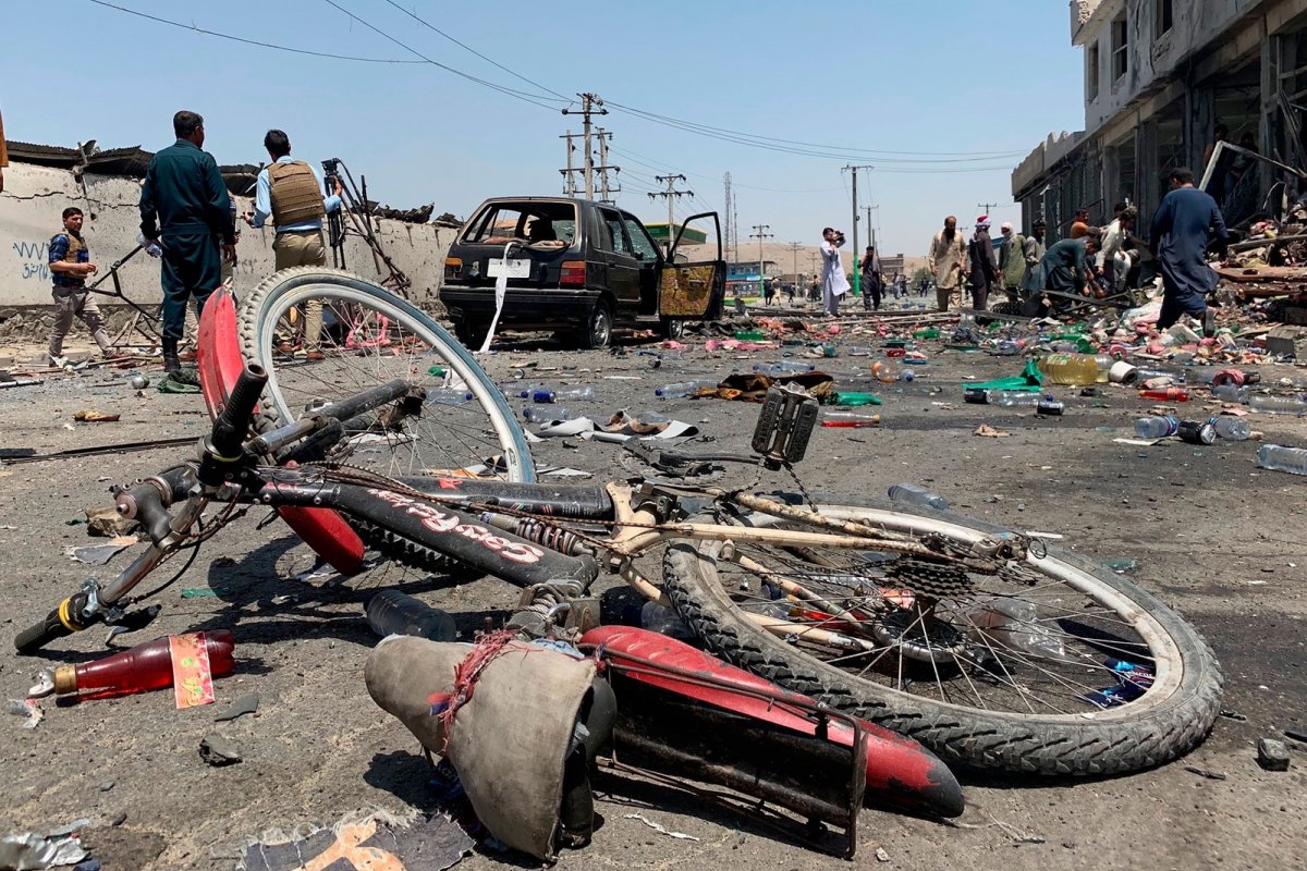 [Série de explosões deixa mortos em Cabul ]