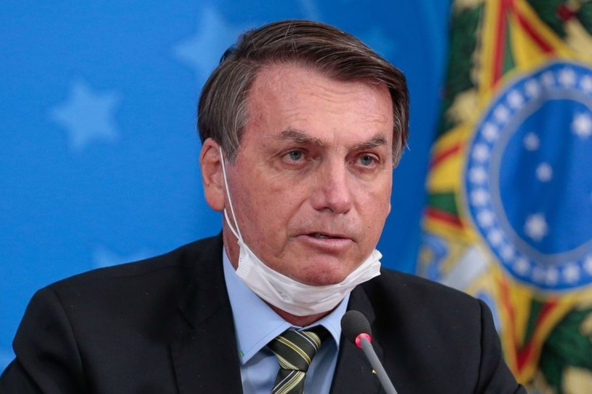 [Bolsonaro sanciona lei que operacionaliza pagamento do benefício emergencial]