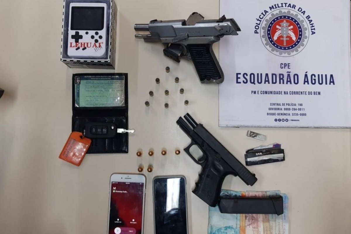 [Polícia apreende armas fabricadas na Áustria e EUA no bairro de Cajazeiras, em Salvador]