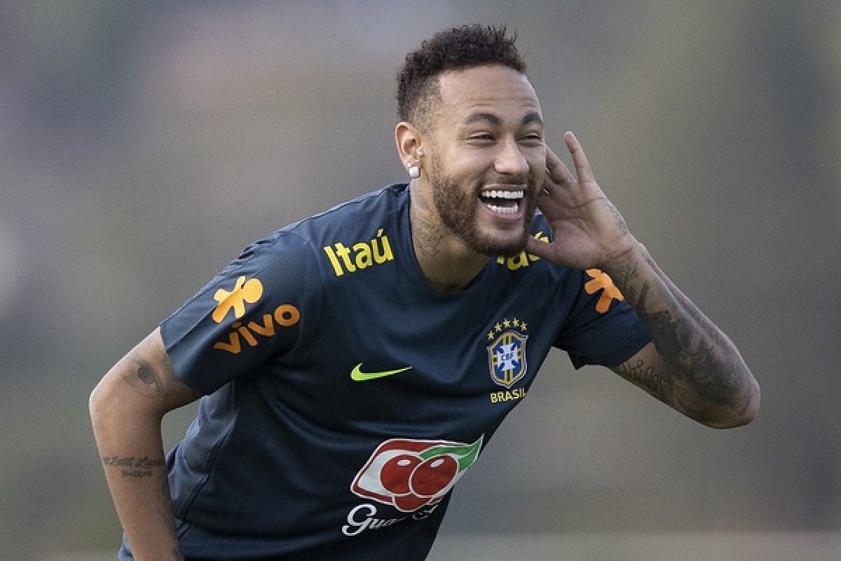 [Brasil inicia caminhada nas Eliminatórias com Neymar entre titulares]