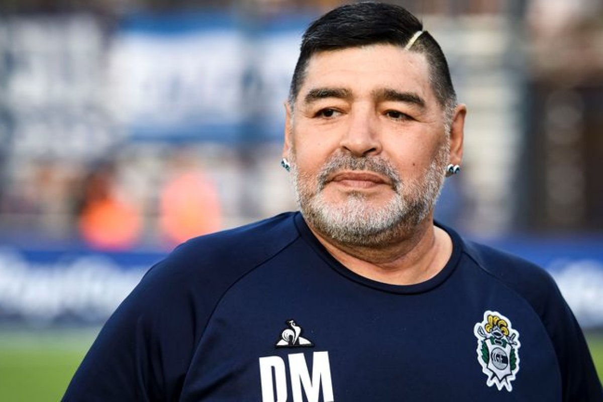 [Coração de Maradona é extraído para autópsia, diz site]