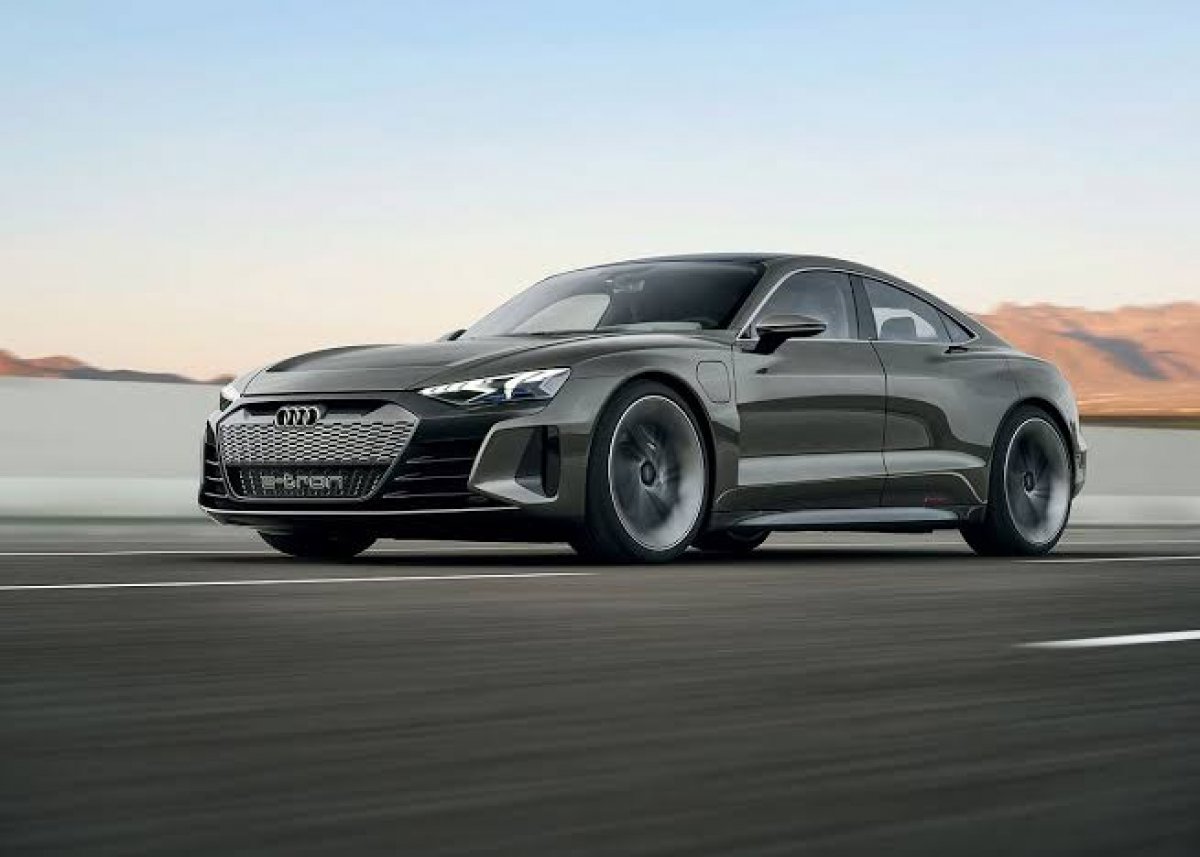 [Audi lançará superesportivo RS e-tron GT elétrico no Brasil ]