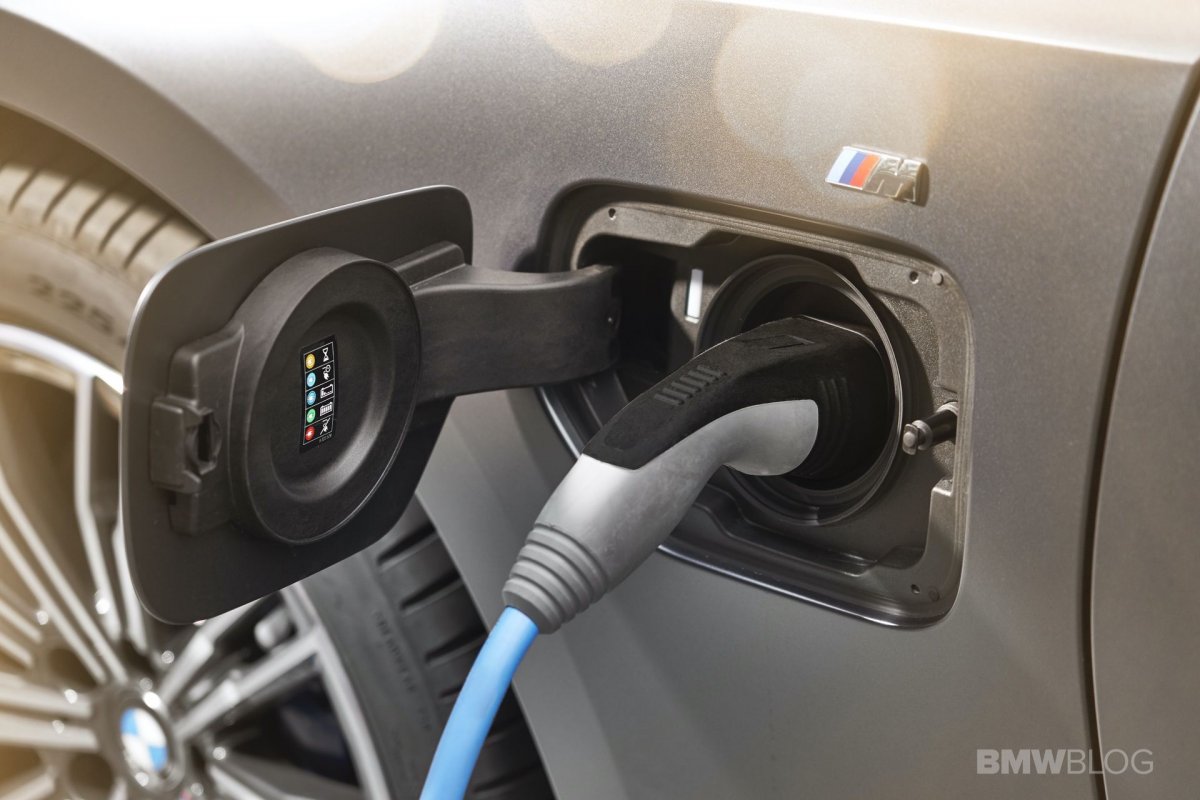 [BMW iX elétrico é revelado na Europa e chega aqui em 2021]