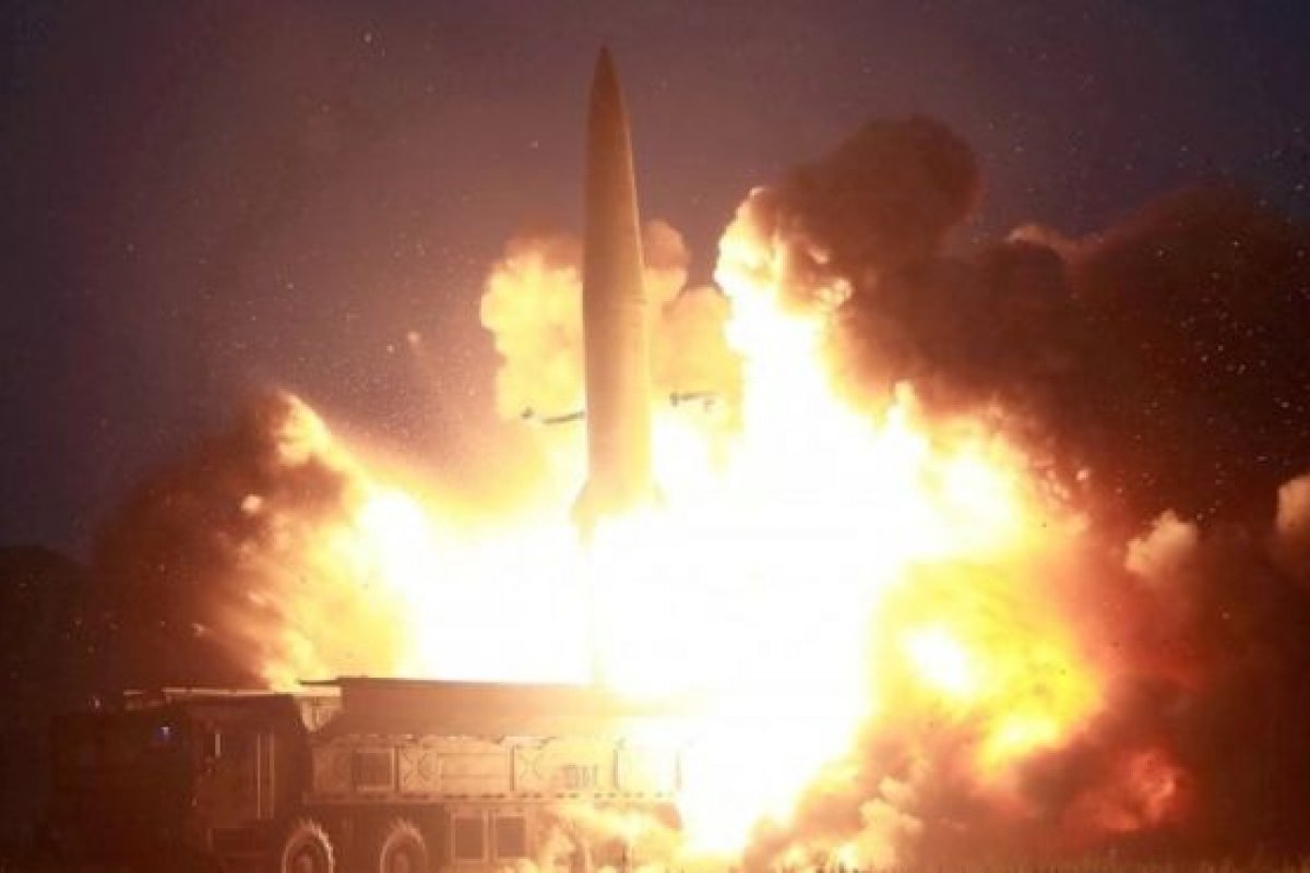 [Coreia do Norte lança dois mísseis no mar após carta enviada a Trump]