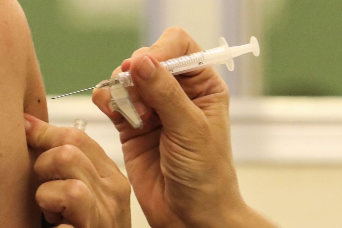 [Estudo vai testar vacina contra HIV no Brasil]