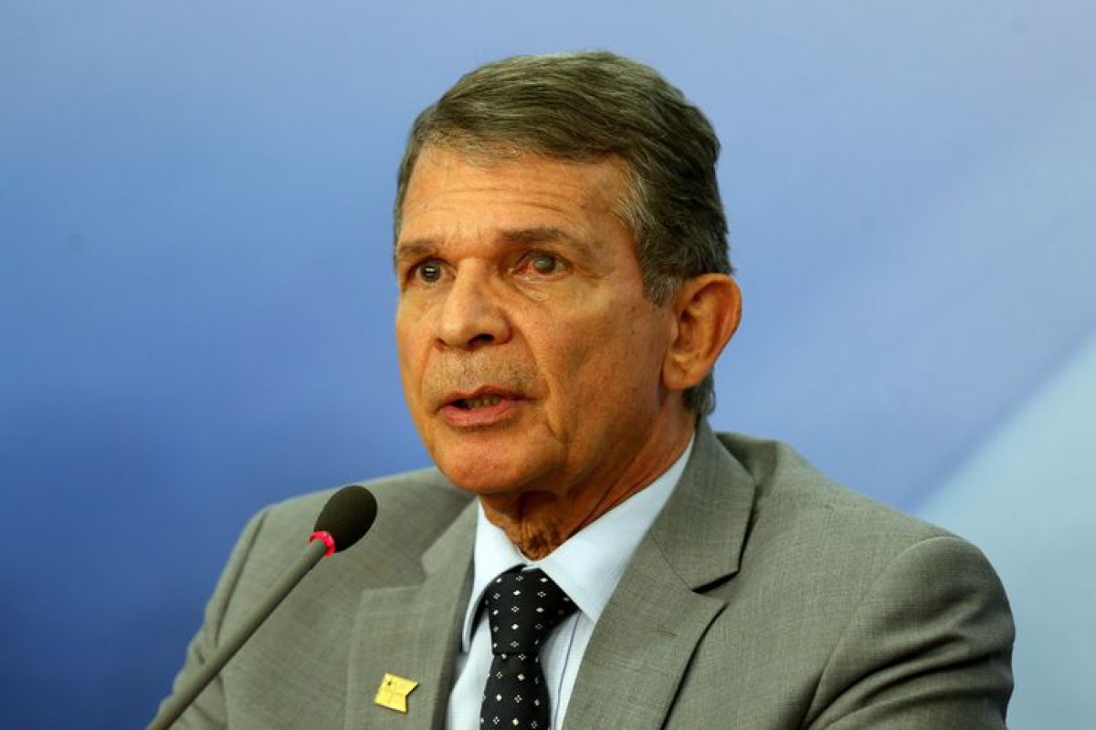 [Bolsonaro anuncia general Joaquim Silva e Luna como novo presidente da Petrobras]