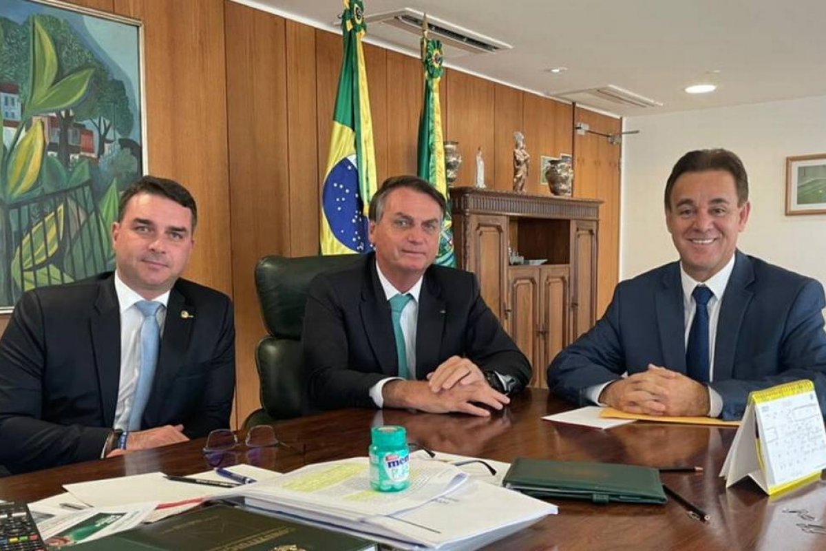 [Presidente do Patriota espera resposta de Bolsonaro sobre a filiação ao partido em até 15 dias]
