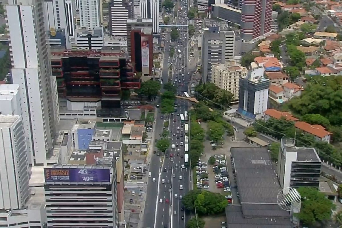 [Menina de quatro anos morre após cair de segundo andar de prédio no bairro Tancredo Neves, em Salvador ]