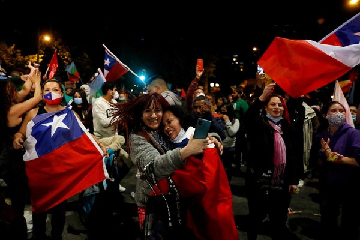 [Assembleia para nova Constituição do Chile terá sua primeira sessão em 4 de julho, afirma Pinera  ]