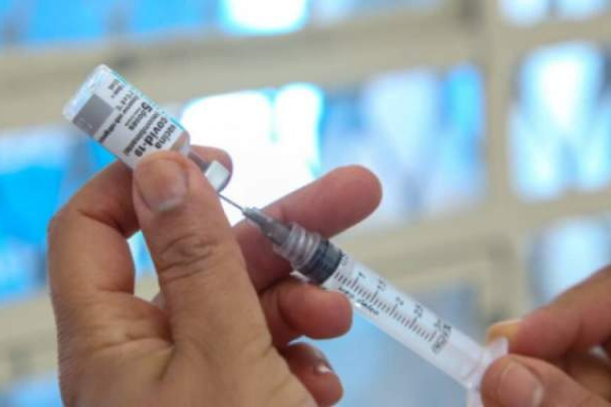 [Maraú começa a vacinar público com 18 anos contra Covid-19 nesta terça-feira em Saquíara]
