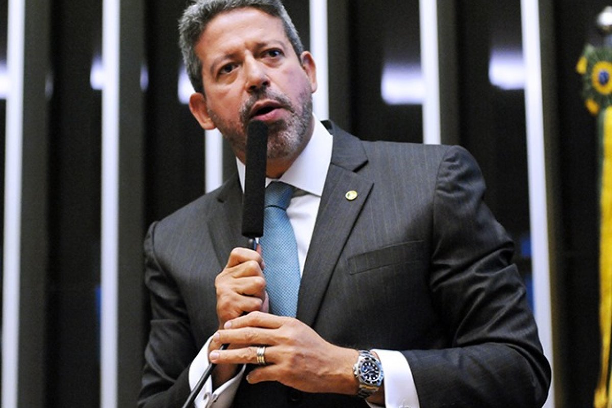 [Lira nega ter recebido ameaça de Braga Netto sobre a não realização das eleições em 2022]