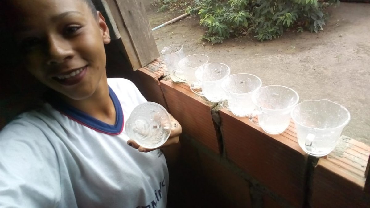 [Estudantes de Valença produzem copos biodegradáveis  com a casca do aipim e o coração da banana]