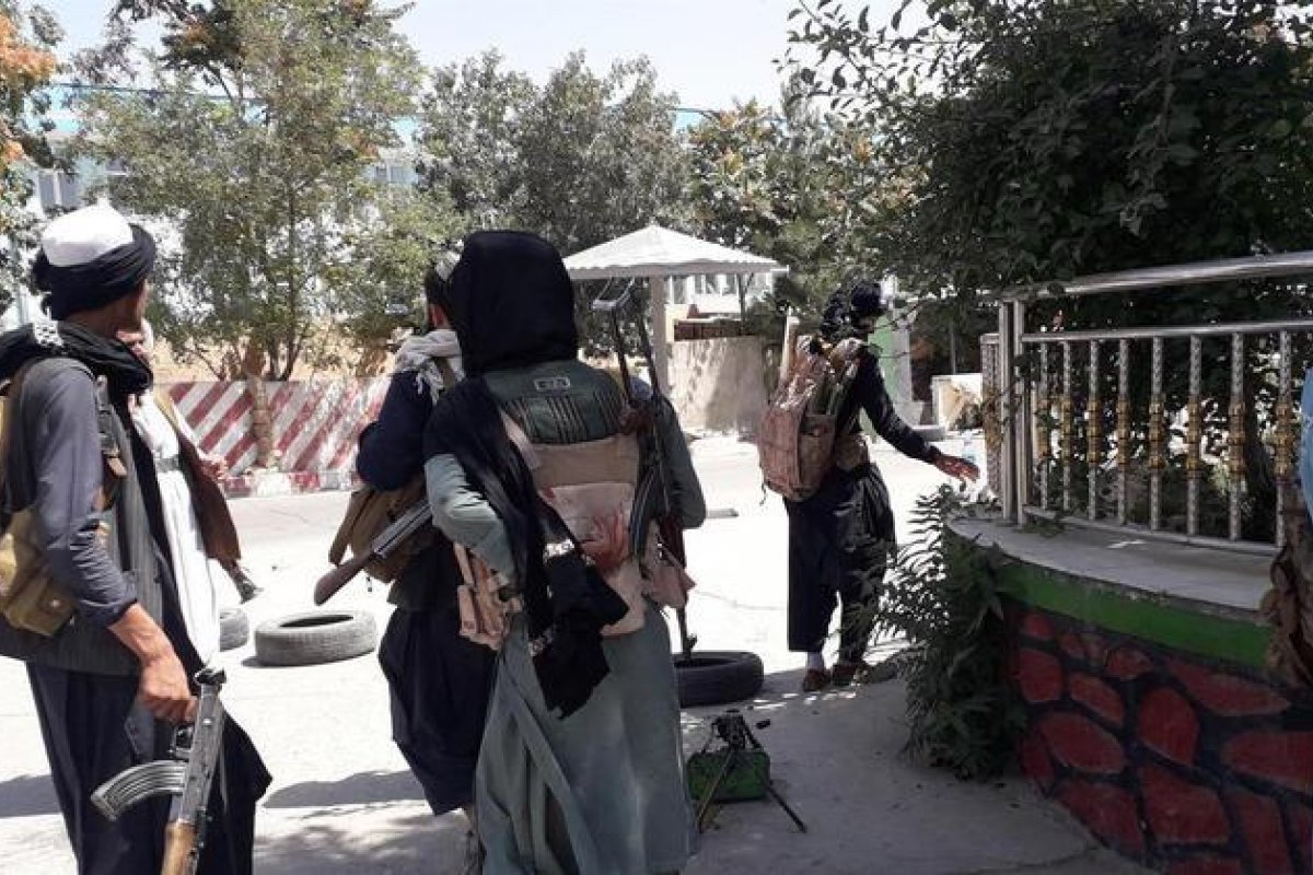 [Talibã toma Kandahar, a segunda maior cidade do Afeganistão, e se aproxima de Cabul]