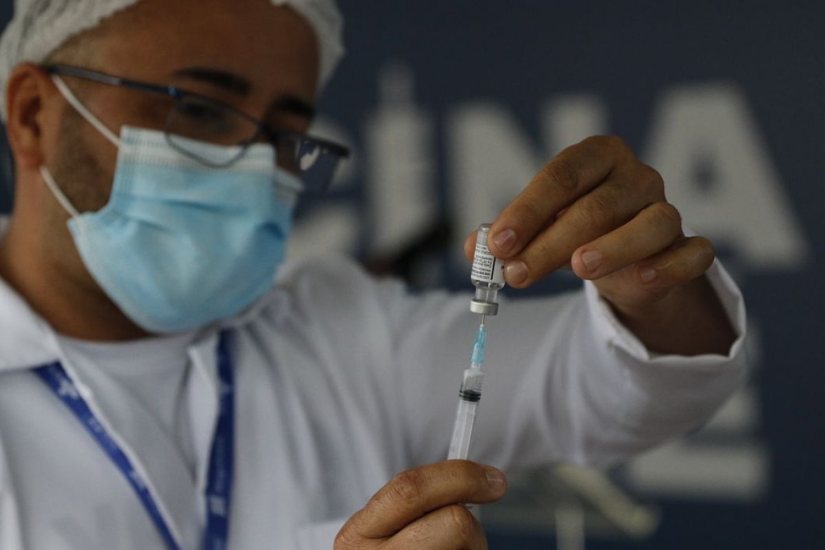 [Atraso na 2ª dose da vacina contra a Covid-19 no Brasil está em 11%, afirma Fiocruz]