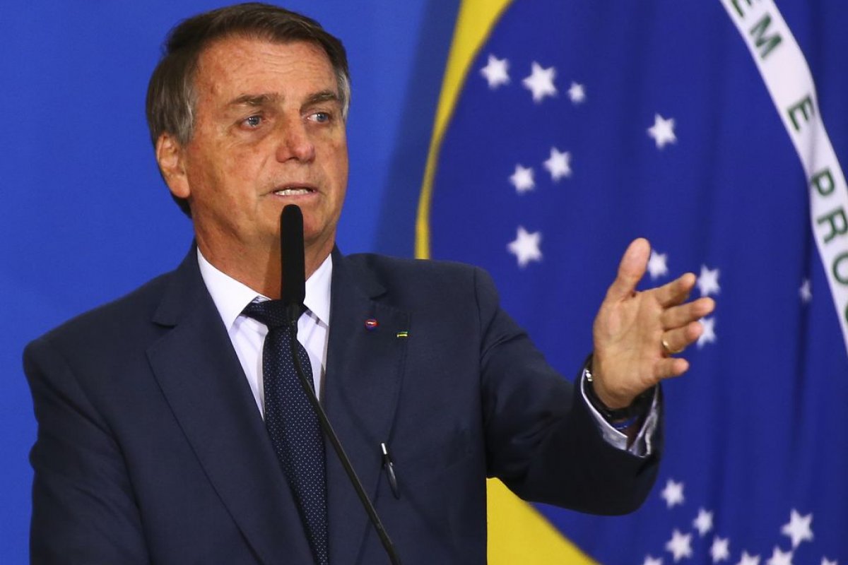 [Após o Congresso derrubar o veto, Bolsonaro promulga lei que proíbe despejos neste ano]