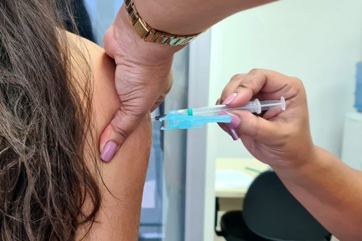 [Mais de 3,8 mil pessoas foram vacinadas em Salvador contra a Covid-19 na manhã deste domingo]