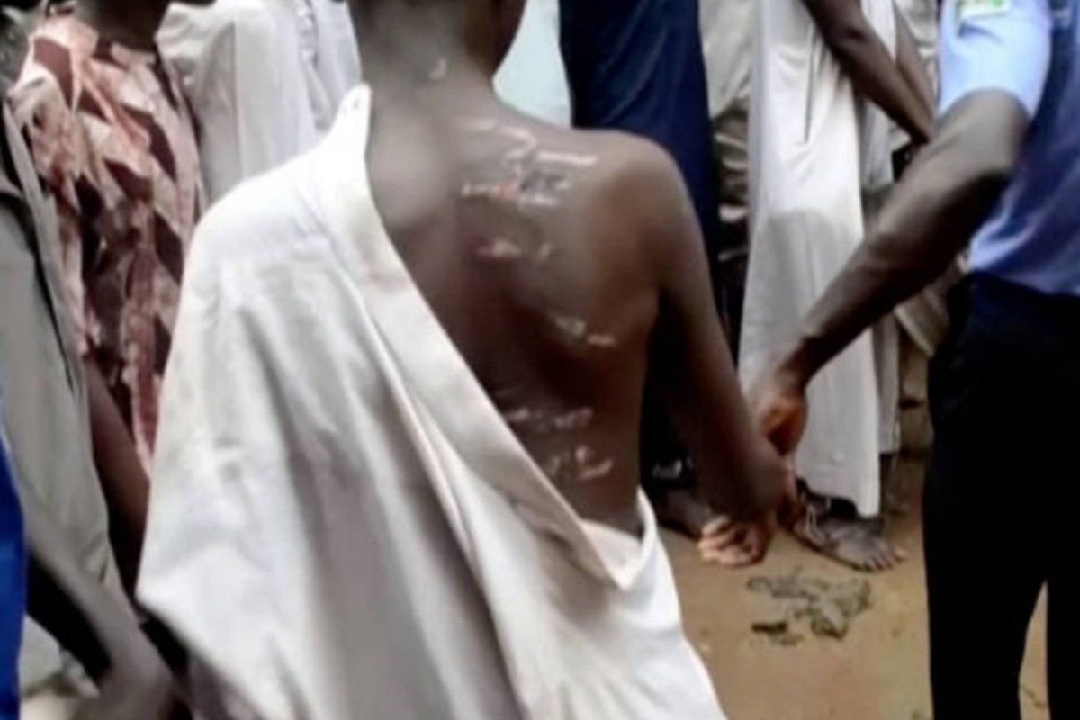 [Mais de 300 jovens torturados em reformatório são resgatados pela polícia na Nigéria]