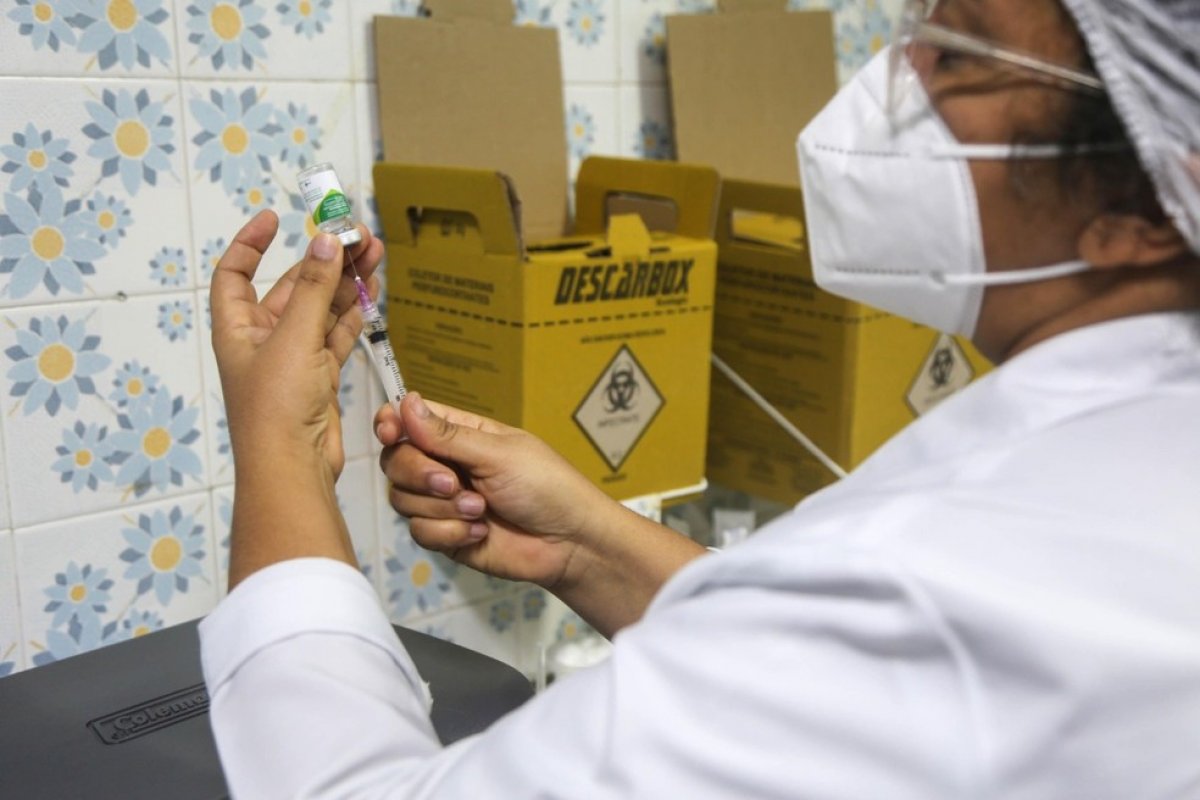 [Prefeitura de Salvador amplia número de postos com vacinação contra gripe ]